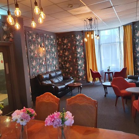 Balkan Hotel Blackpool Bagian luar foto