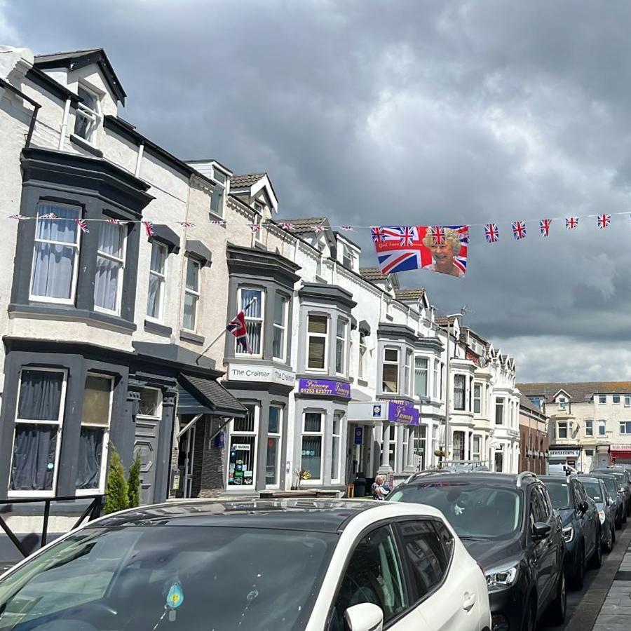 Balkan Hotel Blackpool Bagian luar foto