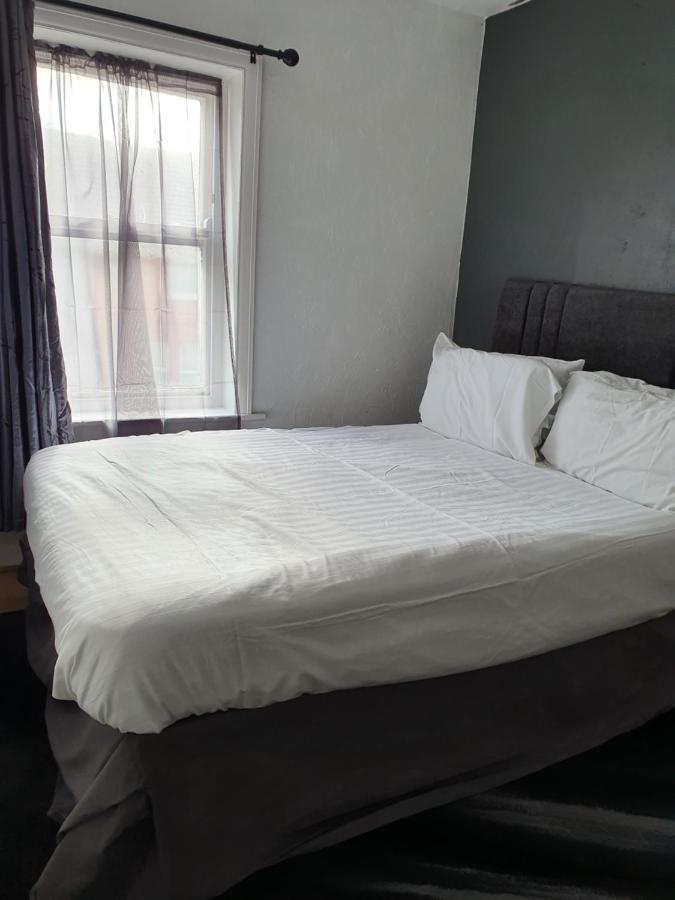 Balkan Hotel Blackpool Bagian luar foto