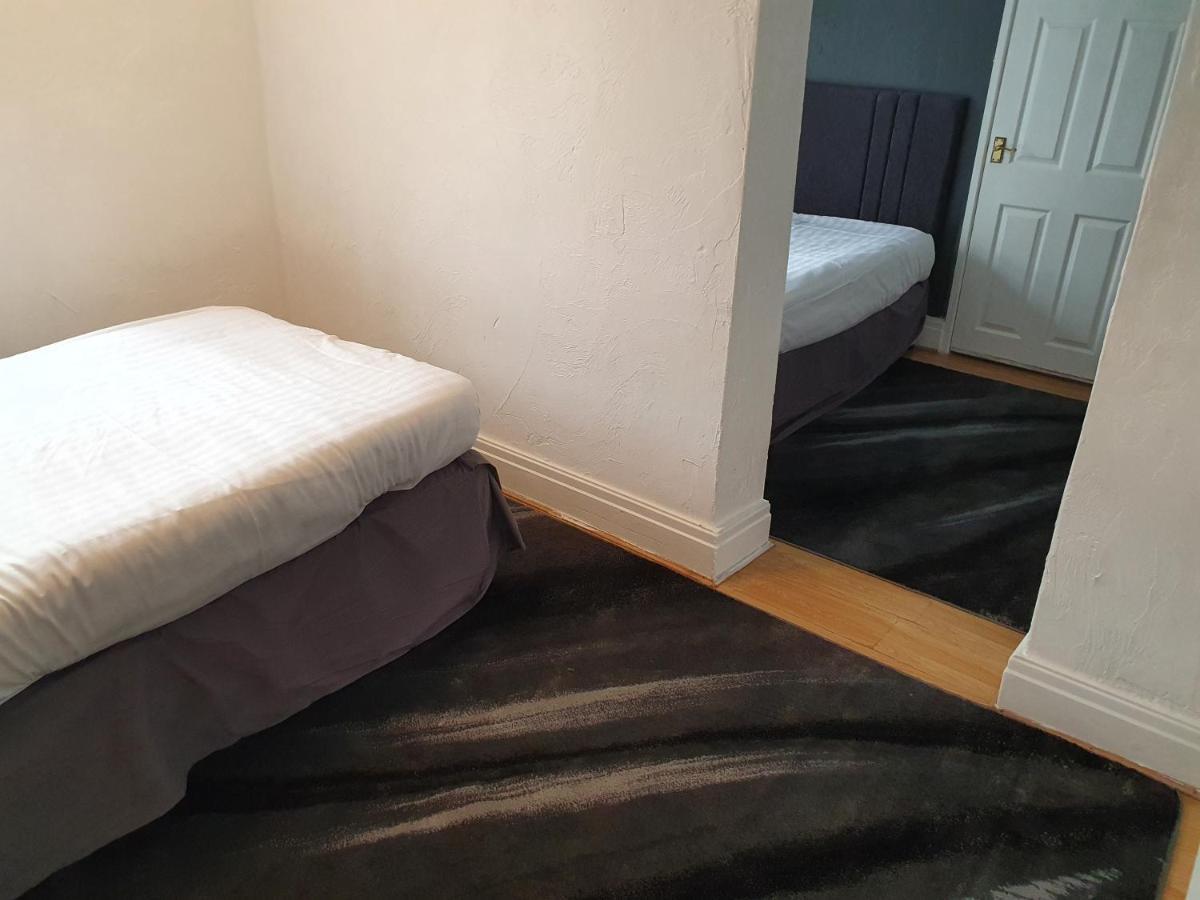 Balkan Hotel Blackpool Bagian luar foto