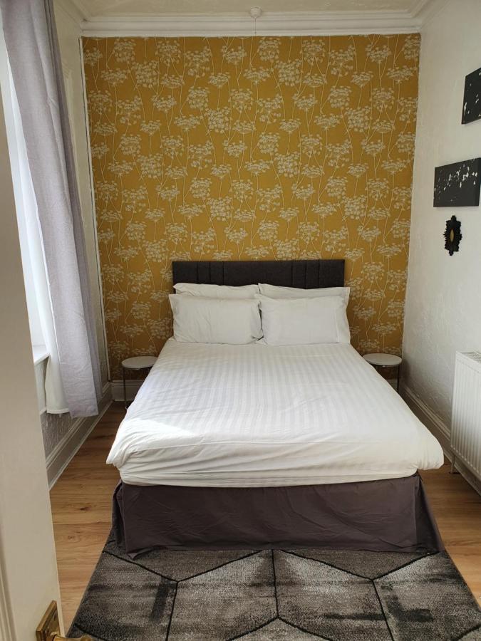 Balkan Hotel Blackpool Bagian luar foto