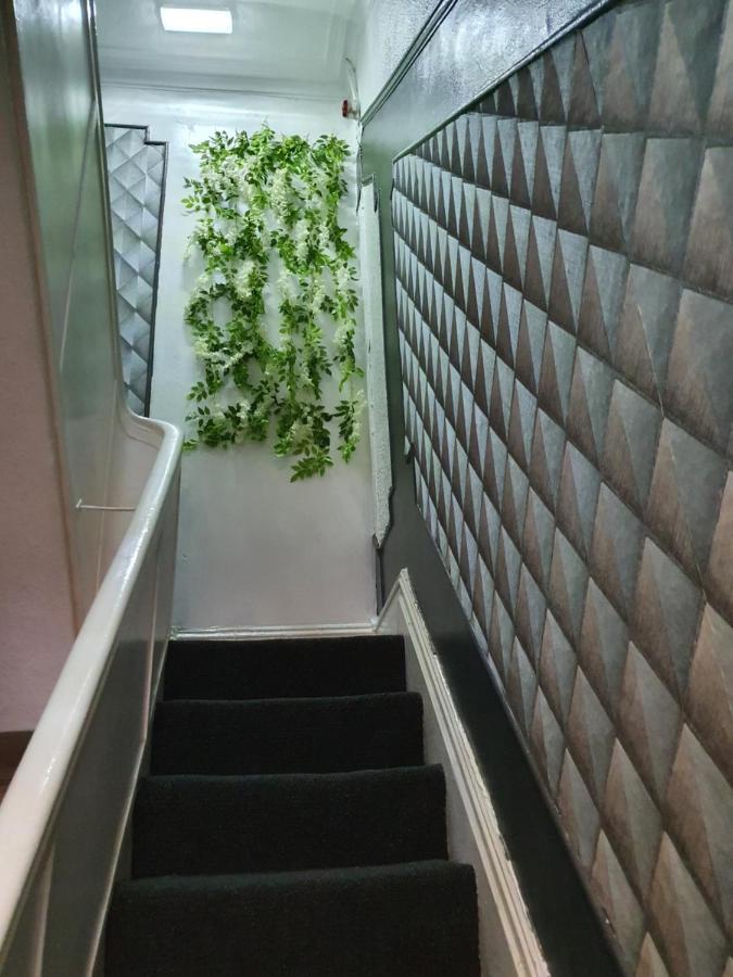 Balkan Hotel Blackpool Bagian luar foto