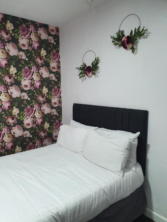 Balkan Hotel Blackpool Bagian luar foto