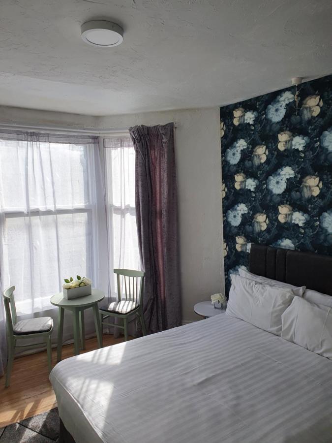 Balkan Hotel Blackpool Bagian luar foto