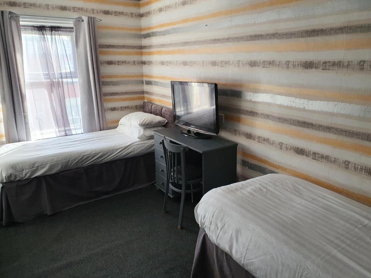 Balkan Hotel Blackpool Bagian luar foto
