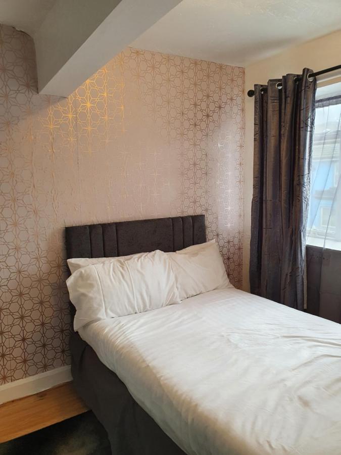 Balkan Hotel Blackpool Bagian luar foto