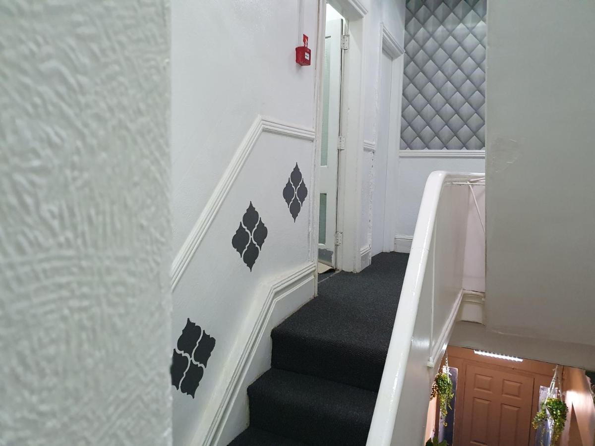 Balkan Hotel Blackpool Bagian luar foto